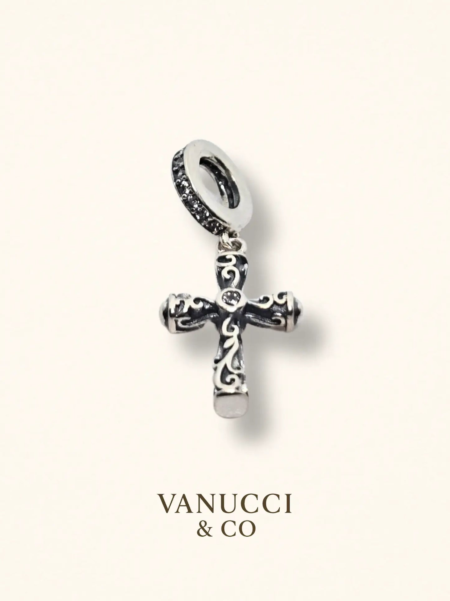 Charm Cruz Plata 925 - VANUCCI & CO