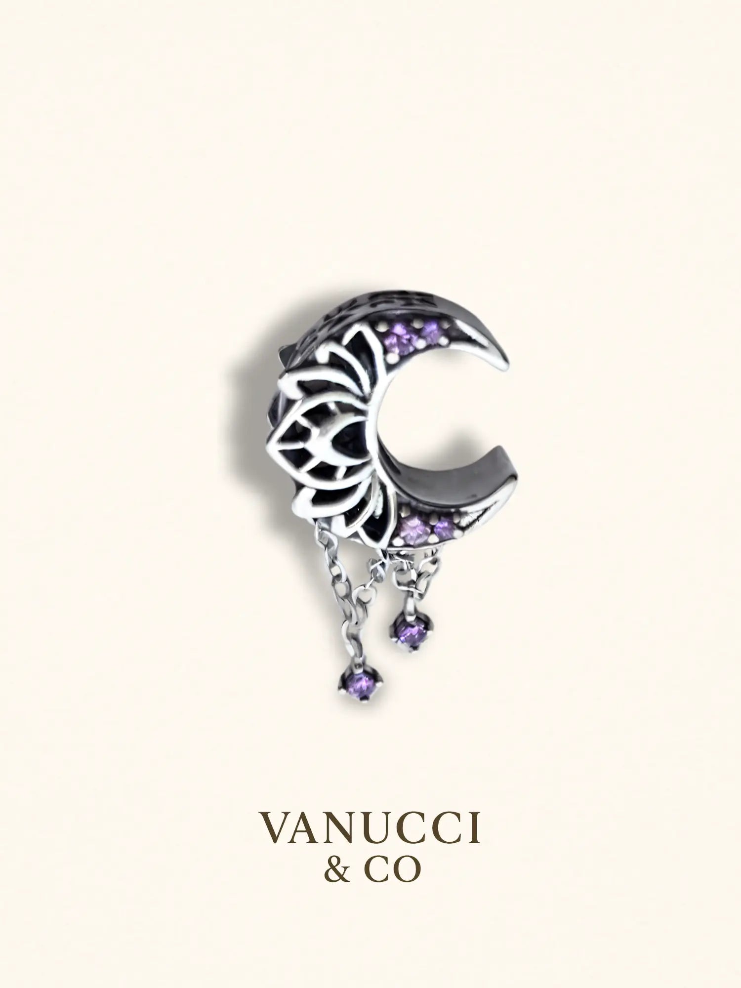Charm en forma de luna creciente en tono negro, con incrustaciones púrpura Plata 925 - VANUCCI & CO